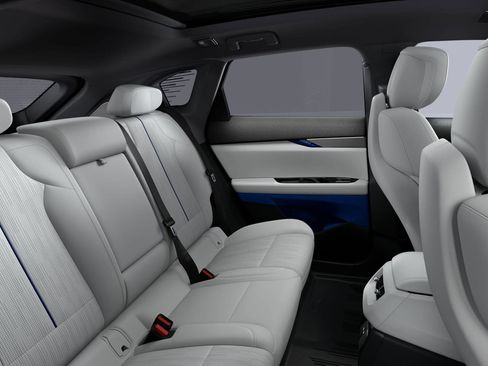 New 2025 Cadillac Optiq Sport 2 w/ LPO, Floor Liner Package image 43