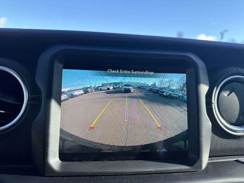 Used 2023 Jeep Wrangler Unlimited Sahara w/ Cold Weather Group image 26