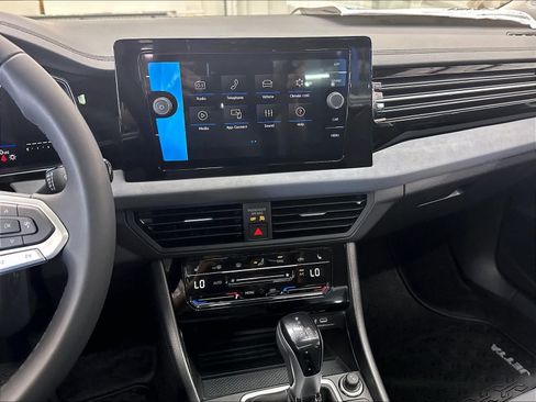 New 2026 Volkswagen Jetta SE FWD image 6