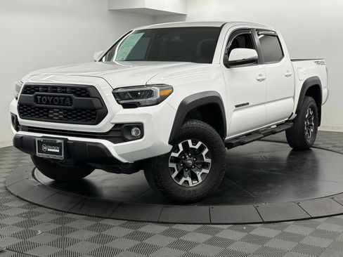 Used 2023 Toyota Tacoma TRD Off-Road AWD/4WD image 3
