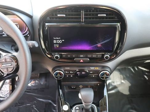 Used 2024 Kia Soul S FWD image 32
