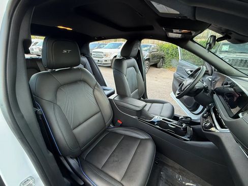 Used 2025 Buick Envista Sport Touring FWD image 37
