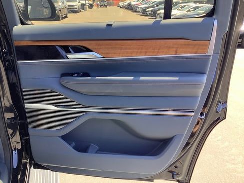Used 2024 Jeep Grand Wagoneer Series III w/ Flexible Seating Group image 39