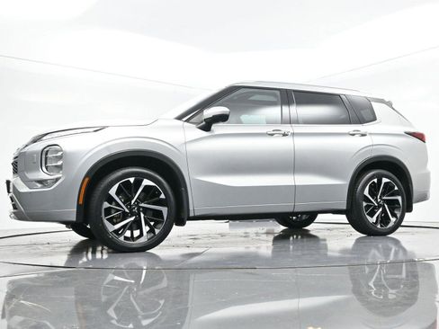 Used 2023 Mitsubishi Outlander SEL image 46