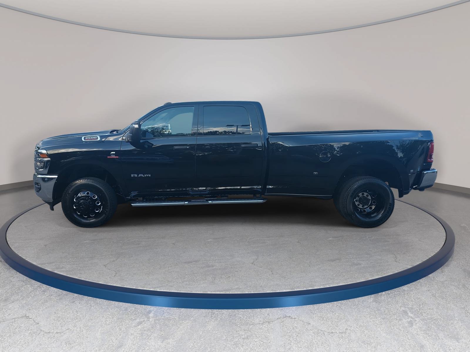 New 2027 RAM 3500 Big Horn AWD/4WD image 8