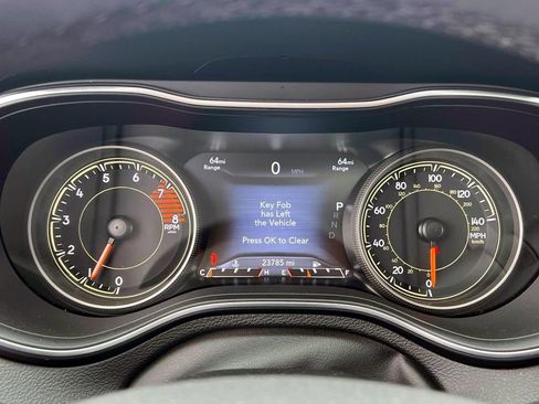 Used 2022 Jeep Cherokee Limited image 24