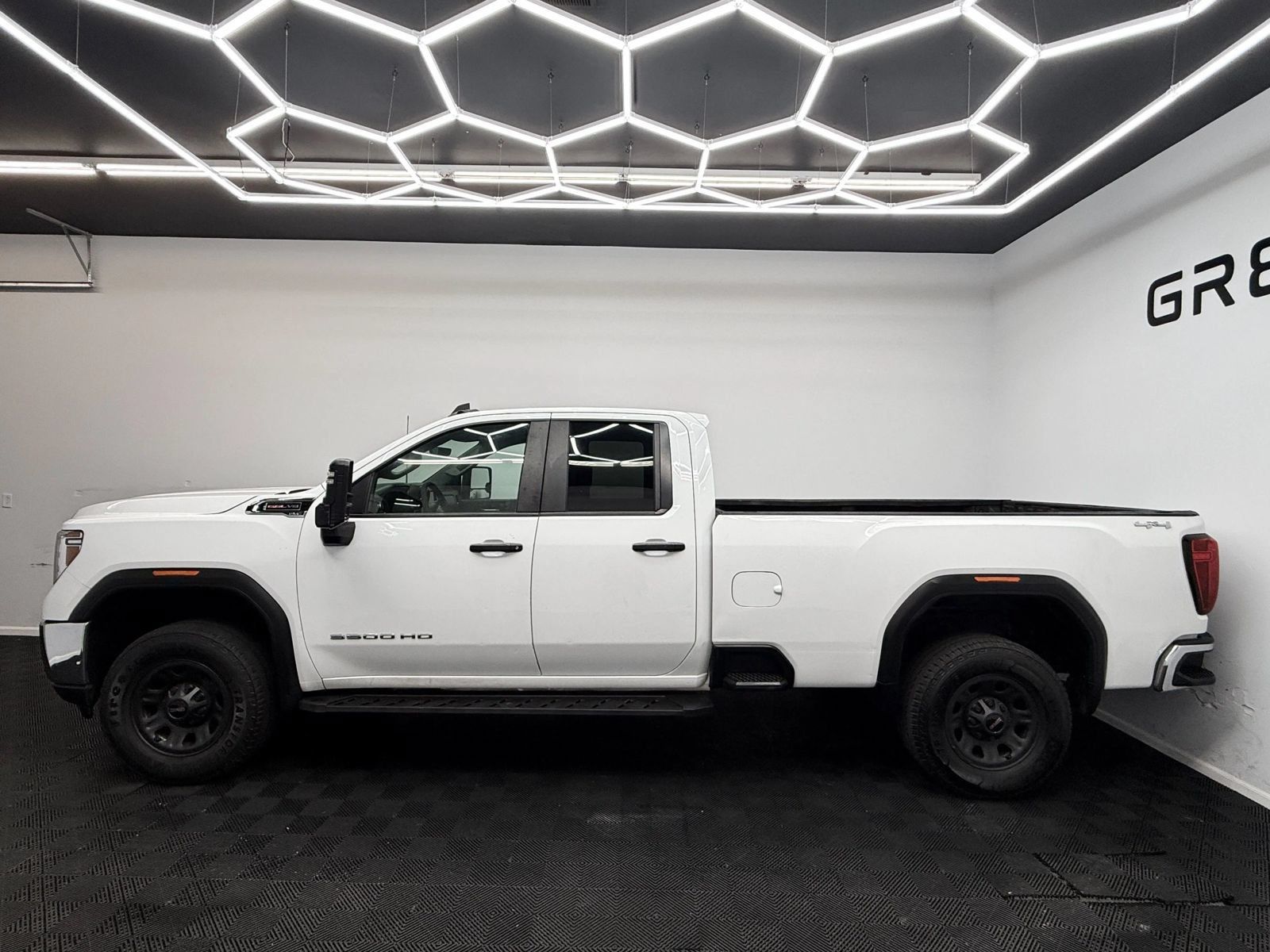 Used 2020 GMC Sierra 3500 4x4 Double Cab w/ Convenience Package image 4