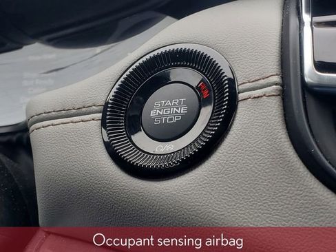 Used 2024 Jeep Compass Limited image 23