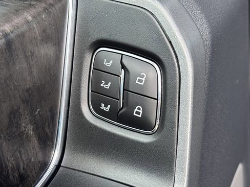 Used 2023 Ford F350 Lariat w/ Chrome Package image 25