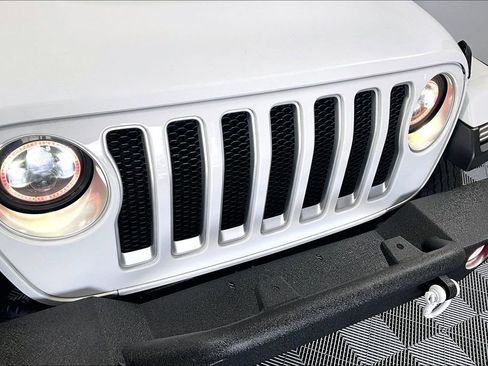 Used 2022 Jeep Wrangler Unlimited Sahara w/ Cold Weather Group AWD/4WD image 29