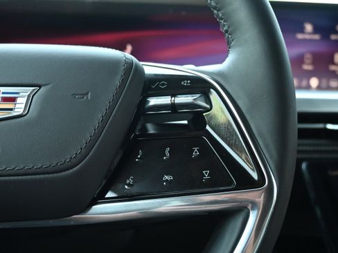 Used 2026 Cadillac Escalade Platinum Sport w/ LPO, ONYX Package image 37