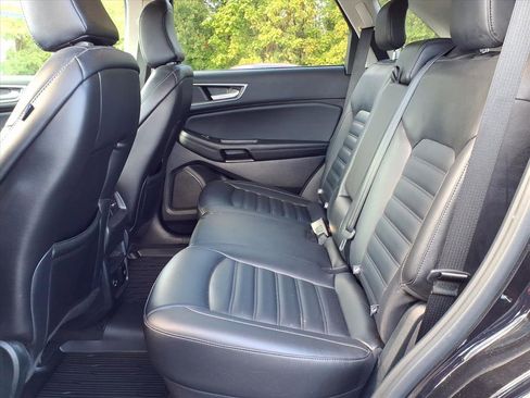 Used 2022 Ford Edge SEL w/ Convenience Package image 9