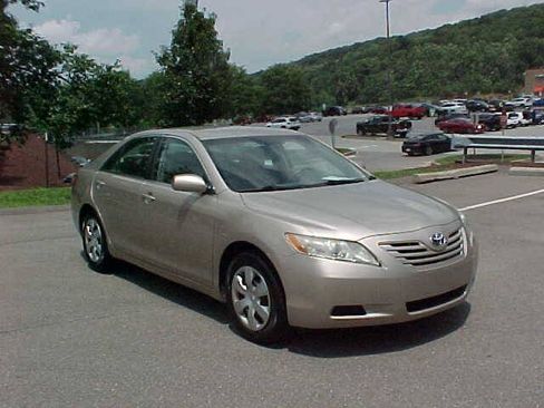 Used 2007 Toyota Camry LE FWD image 2