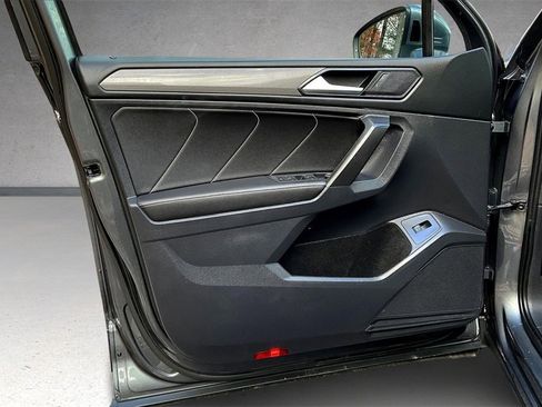 Used 2022 Volkswagen Tiguan SE image 20