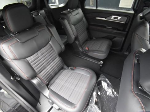 New 2026 Ford Explorer ST-Line image 10