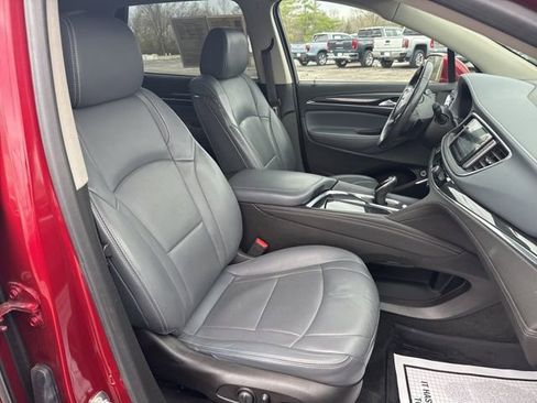 Used 2018 Buick Enclave Essence image 9