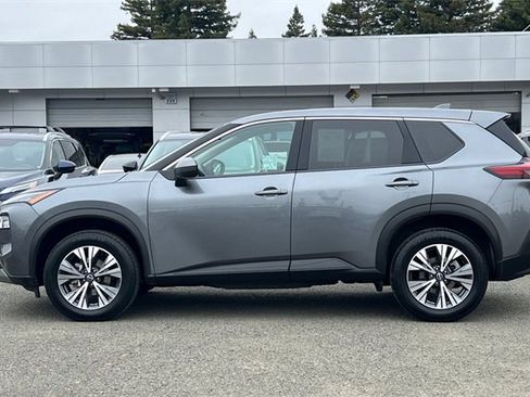 Used 2023 Nissan Rogue SV image 10
