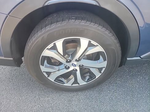 Used 2020 Subaru Outback Limited image 12