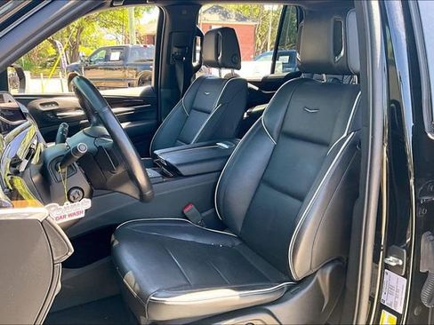 Used 2023 Cadillac Escalade Premium Luxury AWD/4WD image 18