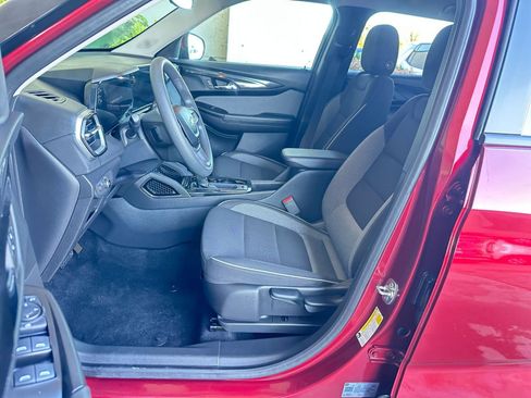 Used 2025 Chevrolet TrailBlazer LT image 36