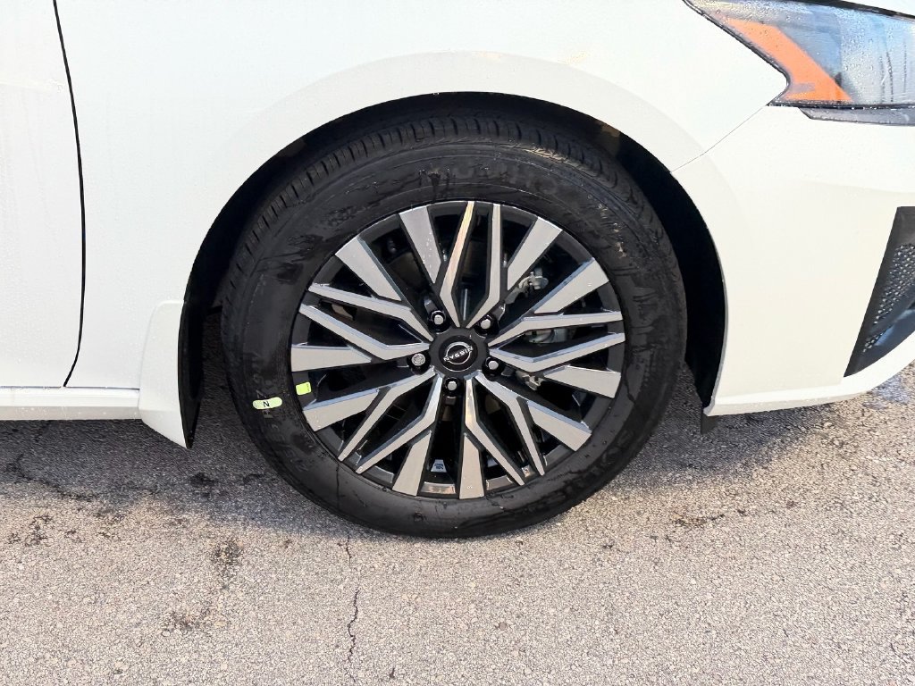 New 2026 Nissan Altima 2.5 SV FWD image 9