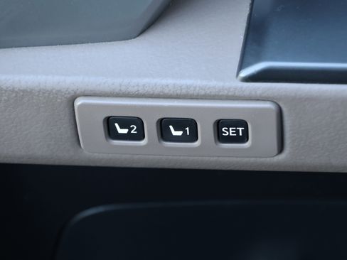 Used 2023 Lexus GX 460 Premium w/ Accessory Package AWD/4WD image 14