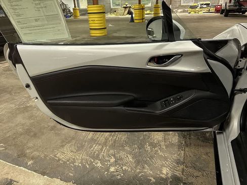 Used 2017 MAZDA MX-5 Miata Grand Touring w/ Appearance Package image 26