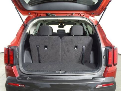 Used 2022 Kia Sorento LX image 16