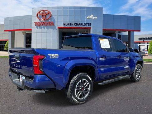 Used 2025 Toyota Tacoma TRD Sport AWD/4WD image 8