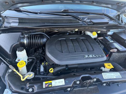 Used 2013 Chrysler Town & Country Touring FWD image 24