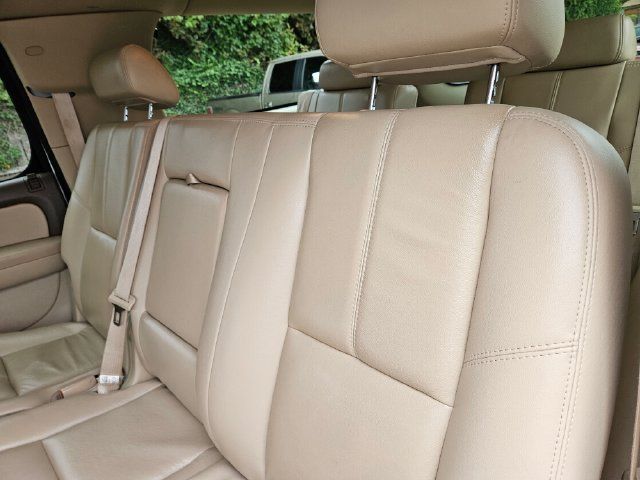 Used 2007 GMC Yukon XL SLT w/ SLT Preferred Equipment Group AWD/4WD image 20