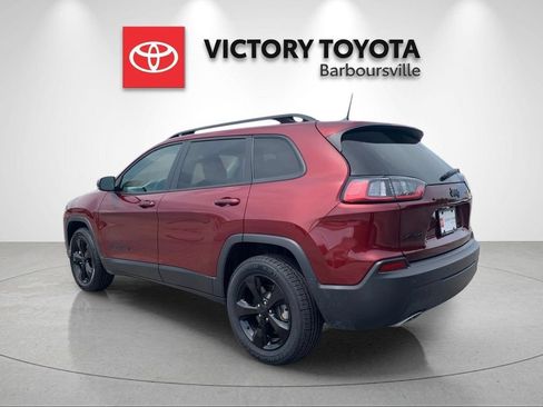 Used 2019 Jeep Cherokee Latitude Plus AWD/4WD image 3