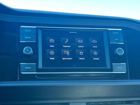 Used 2024 Volkswagen Jetta SE image 21