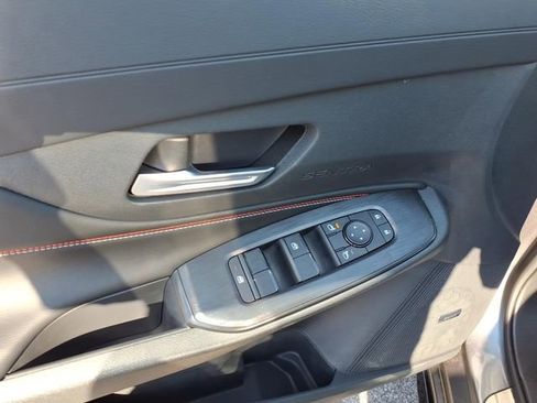 New 2026 Nissan Sentra SR FWD image 5