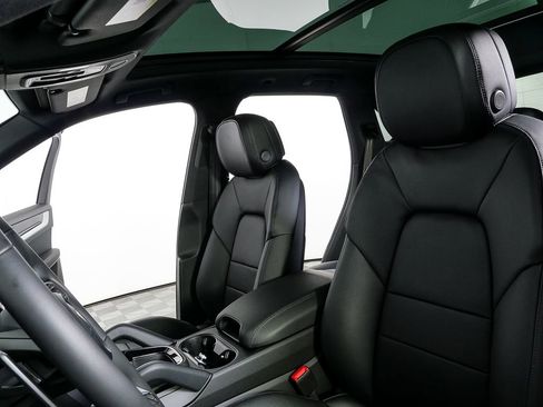 New 2026 Porsche Cayenne image 5