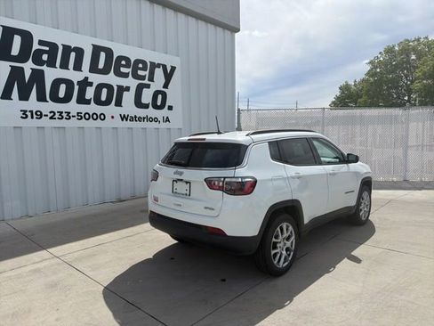 Used 2024 Jeep Compass Latitude AWD/4WD image 18