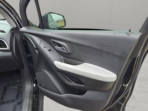 Used 2019 Chevrolet Trax LT w/ Driver Confidence Package AWD/4WD image 13