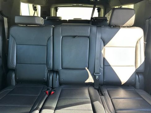 Used 2025 Chevrolet Suburban Z71 AWD/4WD image 35