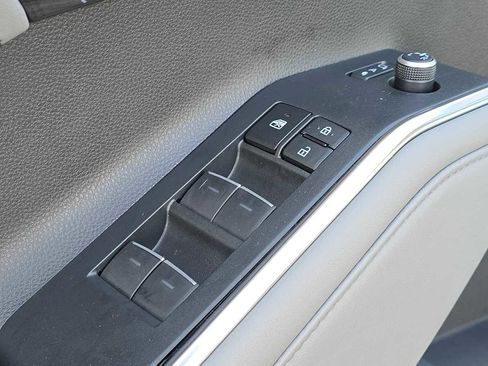 Used 2023 Toyota Highlander Platinum image 23