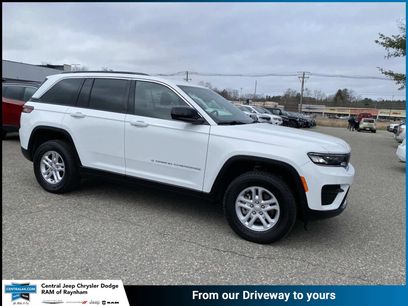 Certified 2025 Jeep Grand Cherokee Laredo w/ Luxury Tech Group I