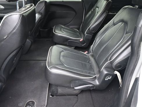 Used 2022 Chrysler Pacifica Limited w/ S Appearance Package AWD/4WD image 75