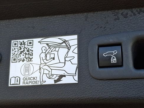 Certified 2023 Toyota Sienna XLE image 33