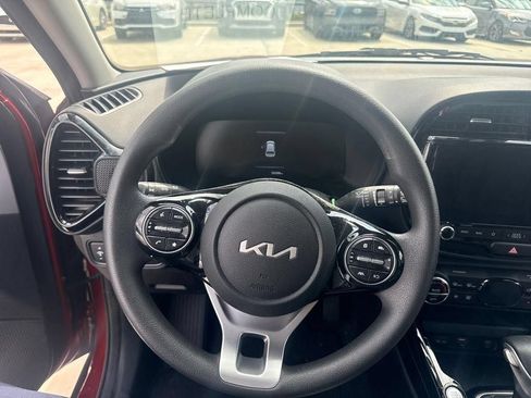 Used 2023 Kia Soul S FWD image 19