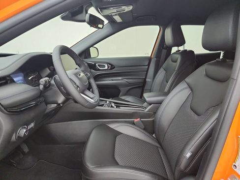 New 2026 Jeep Compass Latitude AWD/4WD image 18