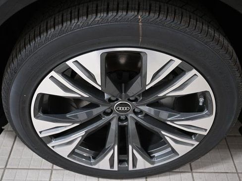 Used 2026 Audi Q8 Premium Plus AWD/4WD image 18