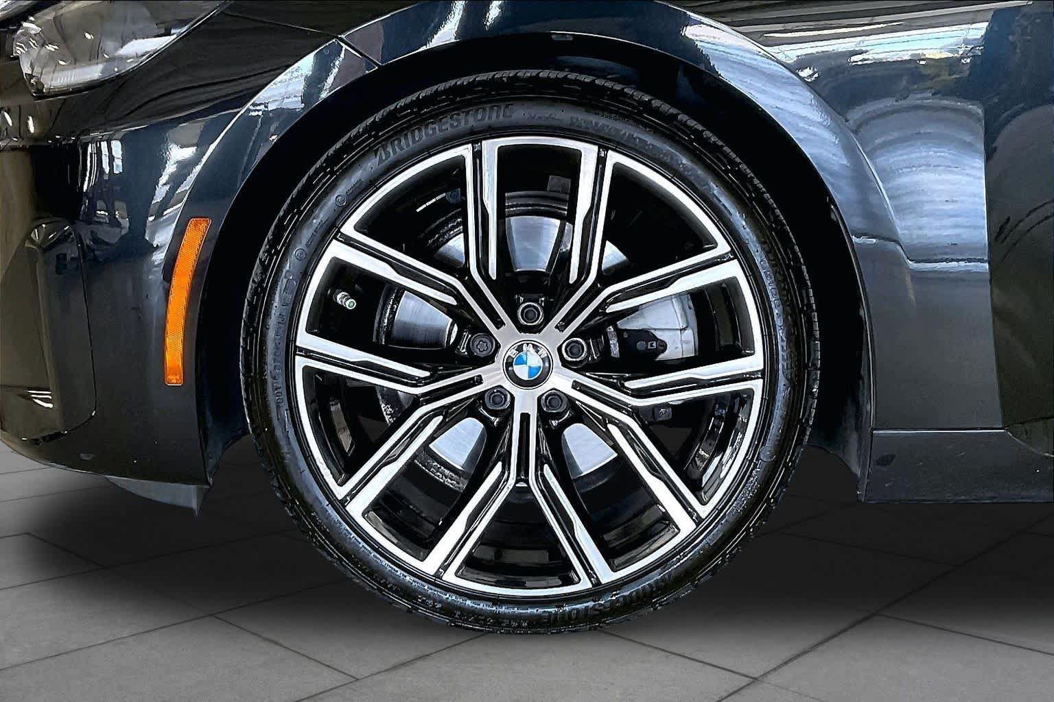 Used 2024 BMW 230i Coupe w/ Convenience Package RWD image 10