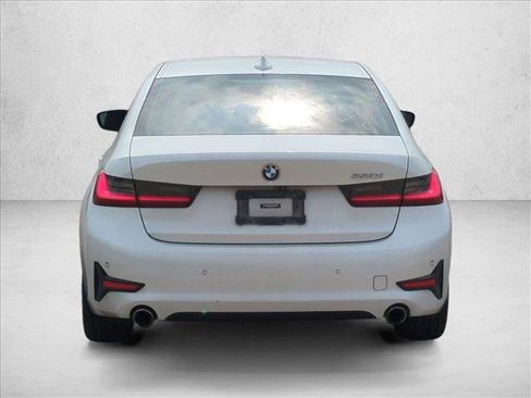 Used 2022 BMW 330i Sedan w/ Driving Assistance Package image 7