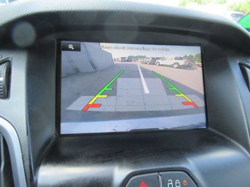 Used 2014 Ford Focus Titanium FWD image 30