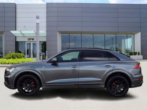 Used 2019 Audi Q8 Prestige w/ Luxury Package image 3
