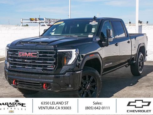 Used 2025 GMC Sierra 2500 AT4 image 1